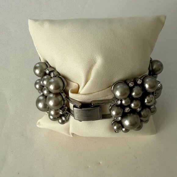 J Crew Silver-Tone Faux Pearl & Rhinestone Chunky Bracelet 7" - Picture 2 of 5